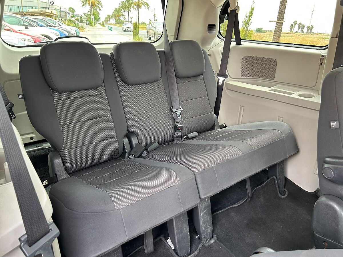 CHRYSLER GRAND VOYAGER LX 2.8 CRDI AUTO SPANISH LHD IN SPAIN 116000 MILES 2008